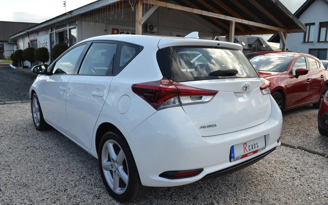 Toyota Auris cena 42800 przebieg: 134109, rok produkcji 2017 z Ciechocinek małe 742